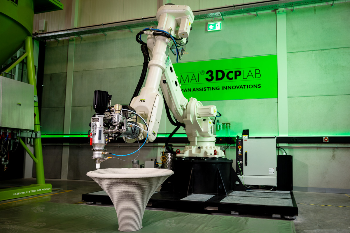 MAI®3DCP PRINTHEAD prints a table